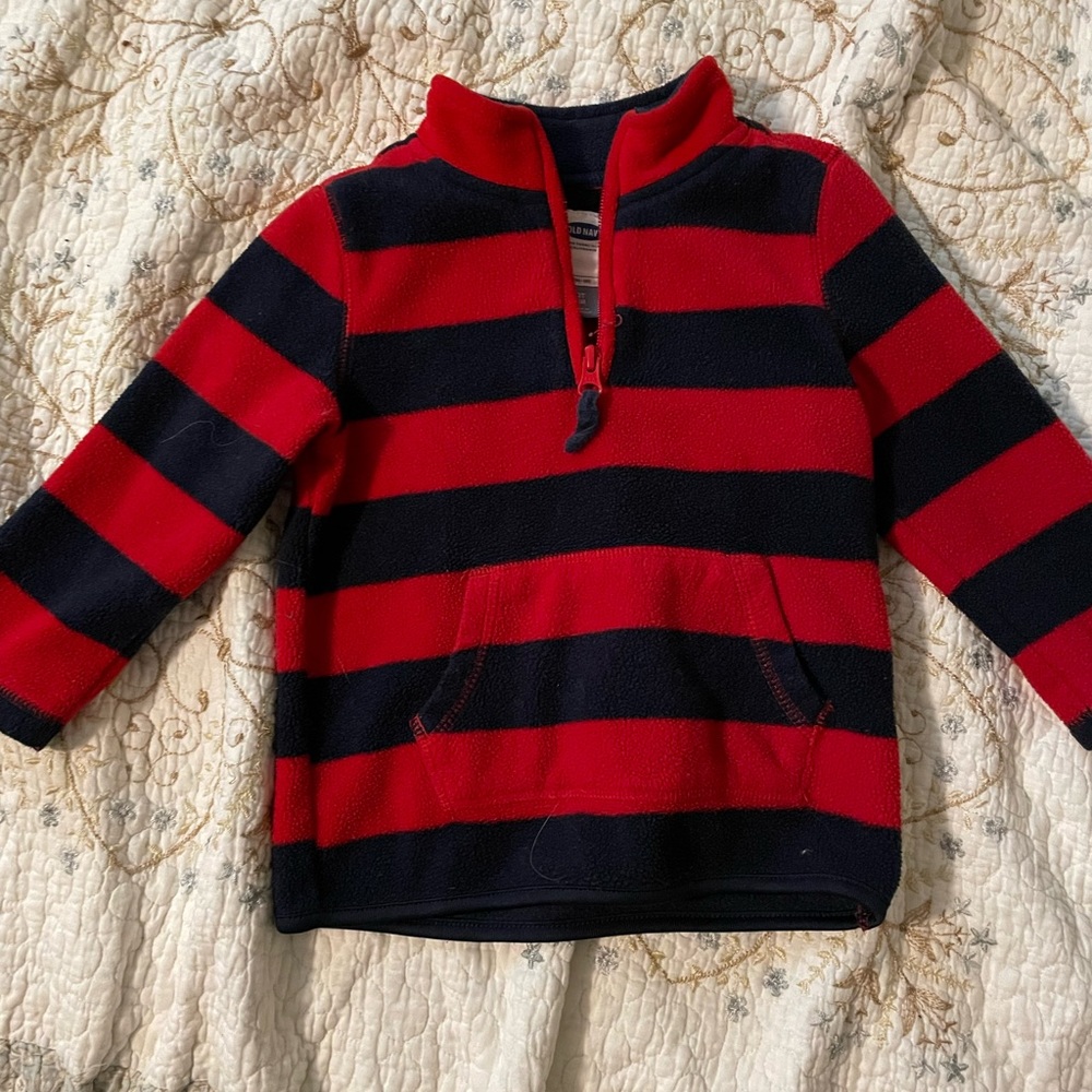 Old Navy 2T boys pullover